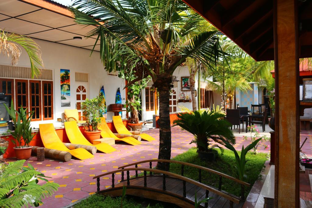 Natural Surf House Himmafushi Bagian luar foto