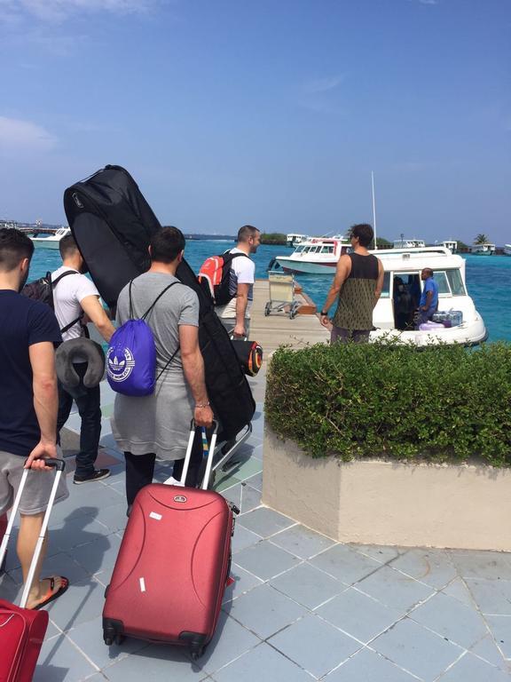 Natural Surf House Himmafushi Bagian luar foto